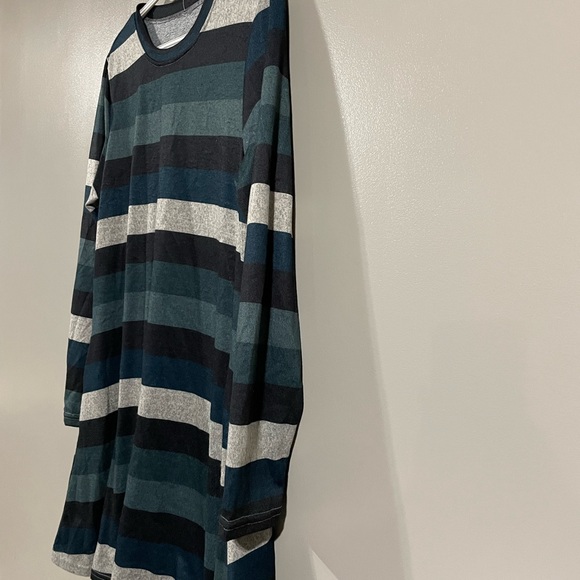 Women’s Striped Dress - Picture 7 of 10